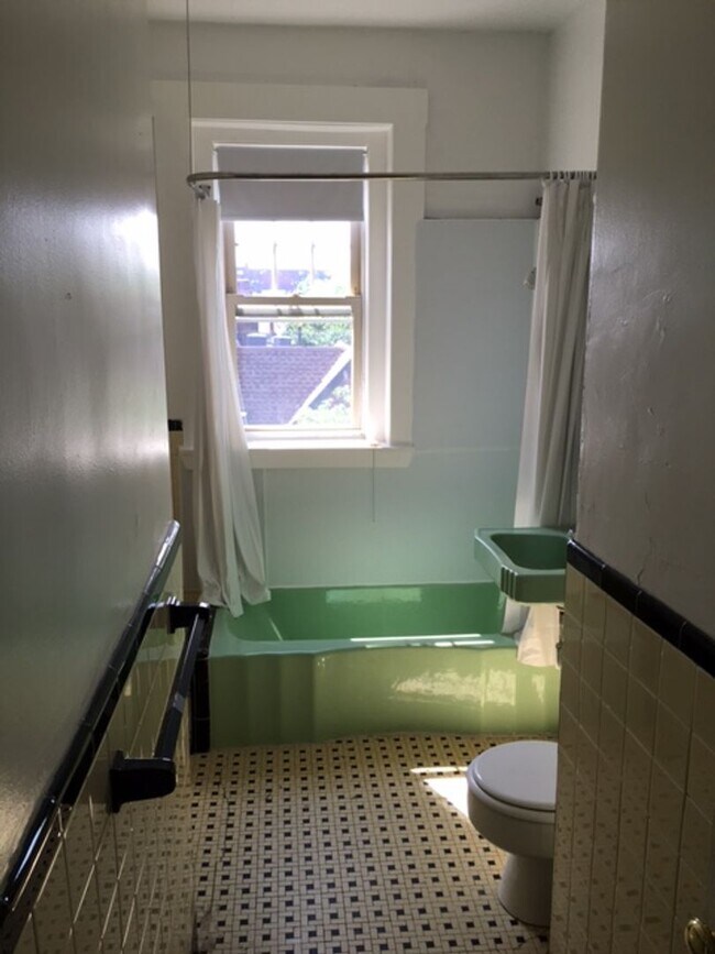 Photo - 1788 Beacon St