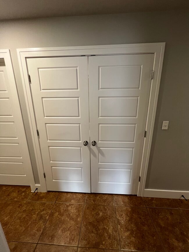 Photo - 205 E Marietta Ct