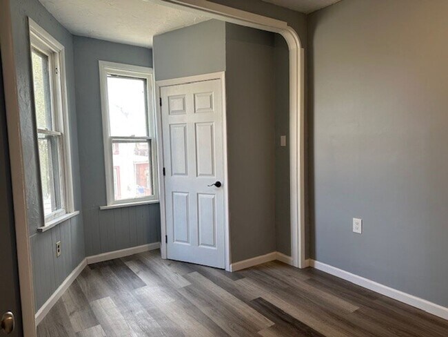 Photo - Eastern York School District 2 Bedroom 2 B... Unit 1