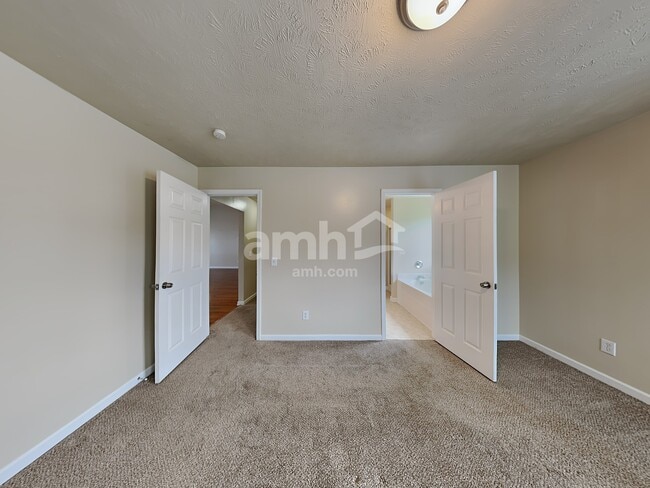 Building Photo - 2104 Erin Ln