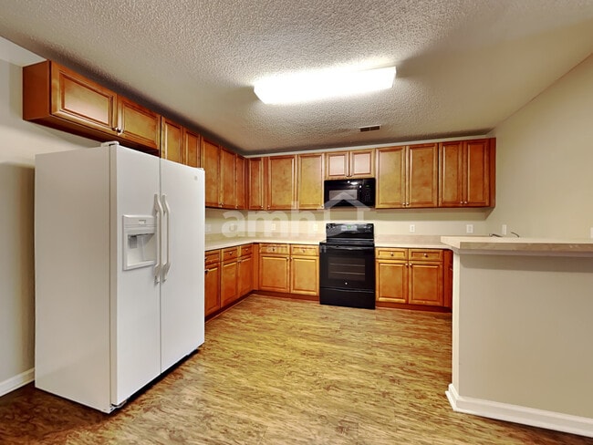 Photo - 110 Tyron Rd