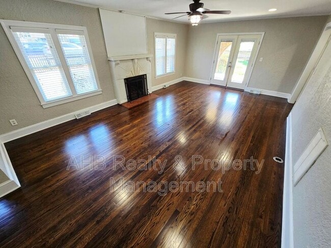 Photo - 422 Alamance Rd