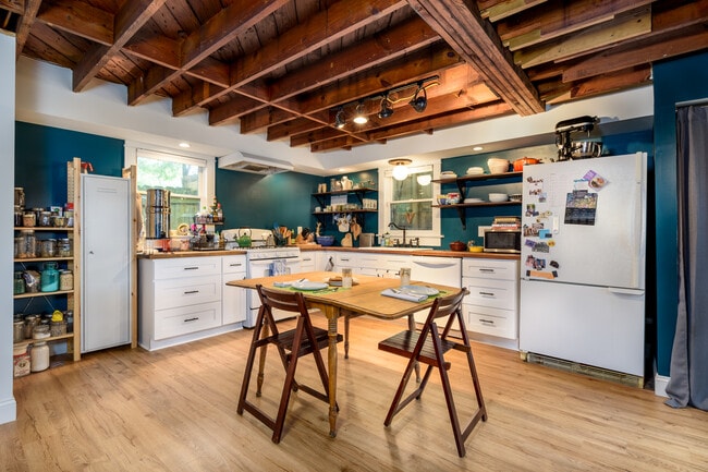 Photo - 1070 Eden Ave SE Unit Magnolia Cottage