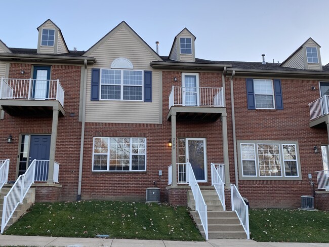 Building Photo - 2080 Cloverly Ln Unit 2080 Cloverly Ln