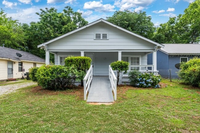 Building Photo - Stylish 4BR/2BA Home in Tuscaloosa – Moder...