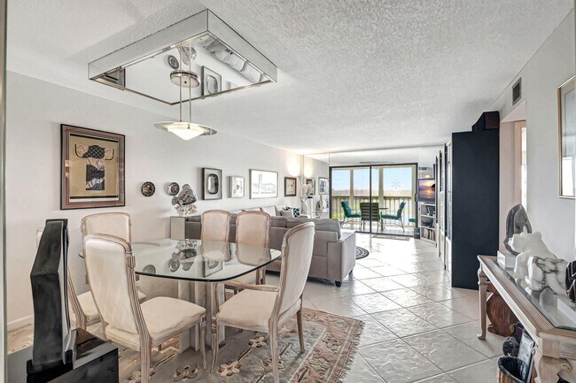 Photo - 6866 Huntington Ln Unidad 806