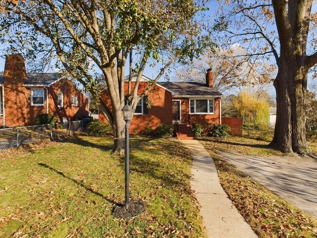 Photo - 7505 Landsworth Ave