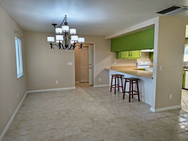 Photo - 4 Bedroom Happy Valley Home!