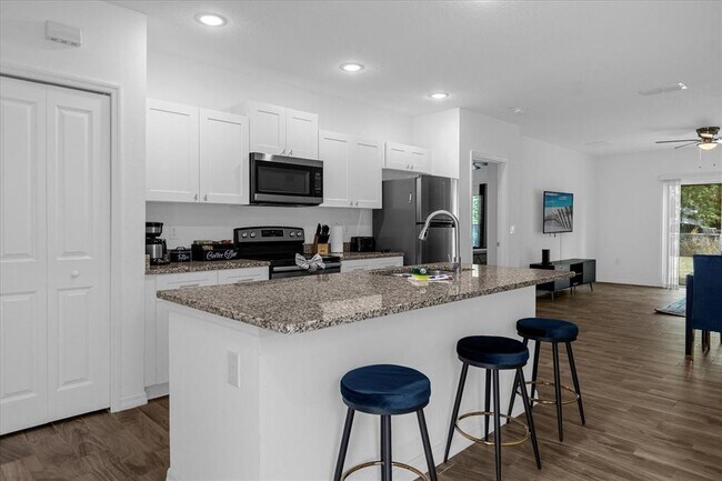 Photo - 97 N Goldwyn Ave