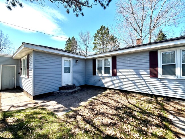 Photo - 919 Nightingale St
