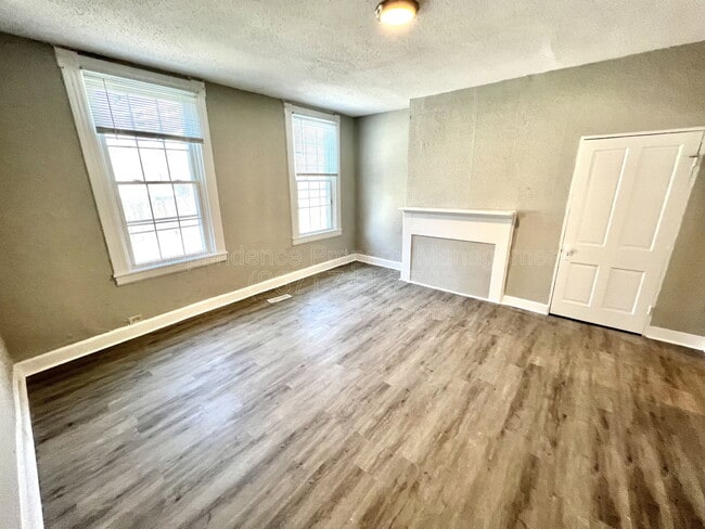 Photo - 2212 Calumet St