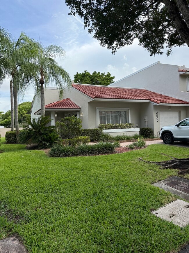 Building Photo - 10000 NW 43rd Ter Rental
