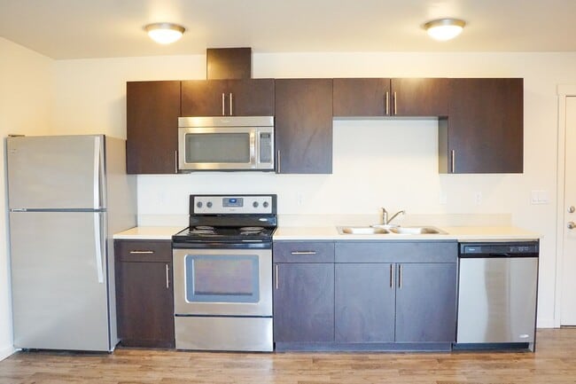 Photo - 1650 SE Harold St Unit 13
