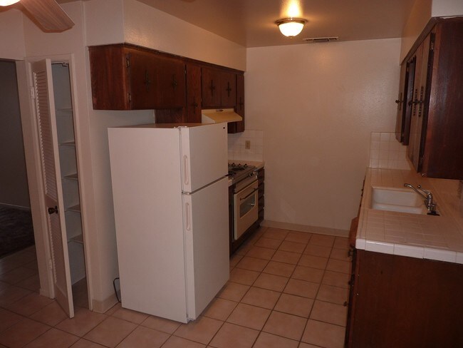 Photo - Casa Blanca Apartments