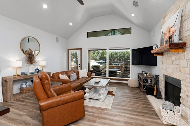 Photo - 120 Excalibur Cir