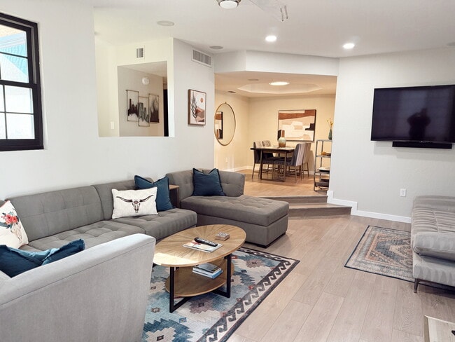 Building Photo - 7800 E Lincoln Dr Unit #1013
