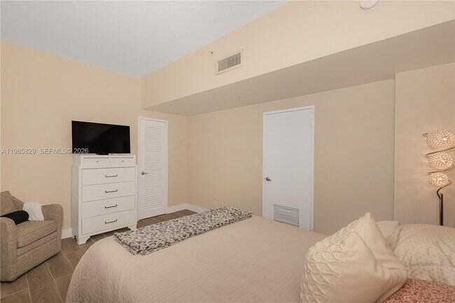 Photo - 3001 S Ocean Dr Unit 1639
