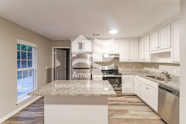 Photo - 751 Parkhill Dr