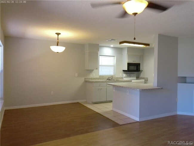 Photo - 5921 W Woodhill Ct