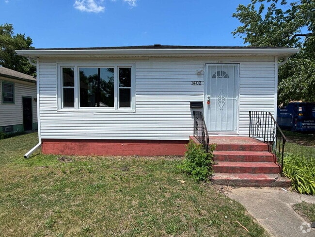 Building Photo - Charming 4-bed House in Gary!