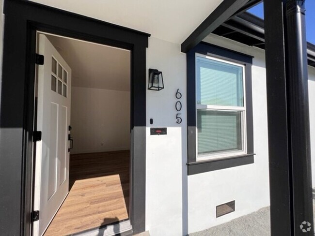Building Photo - Kaweah / Willis Unit 605 B Rental