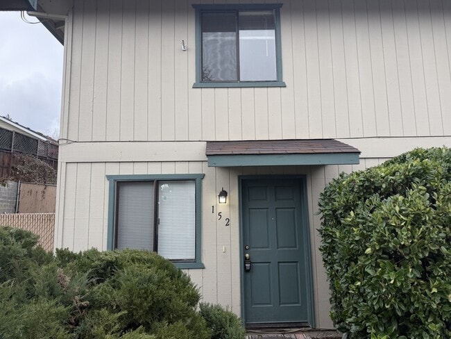 Building Photo - 152 Southridge Way