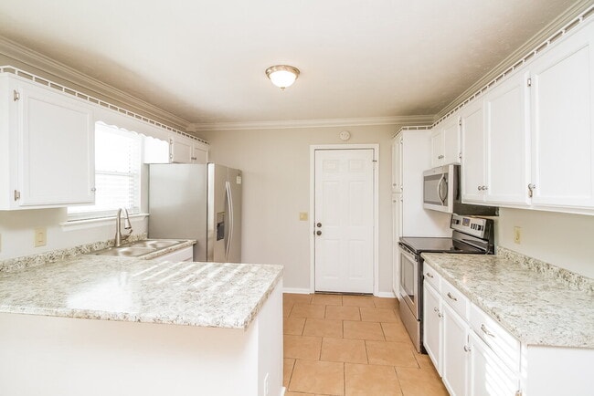 Photo - 300 Vernon Traylor Dr