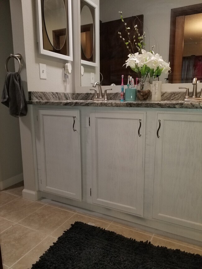 Photo - 4805 Whiteford Rd