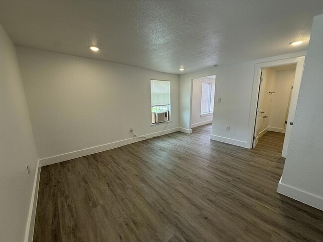 Photo - 1832 Liberty Ave