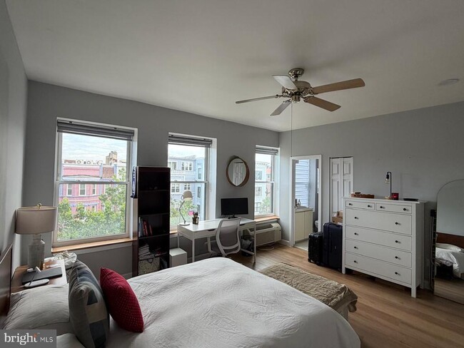 Photo - 2300 18th St NW Unit 312