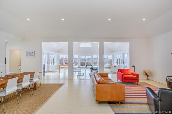 Photo - 159 Old Quaker Hill Rd