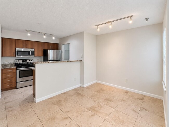Photo - 1275 Crystal Way Unit E
