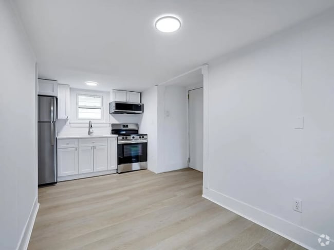Building Photo - 211 N 8th St Unit 2nd Fl Rental