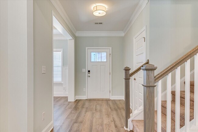 Photo - 705 Navan Ln