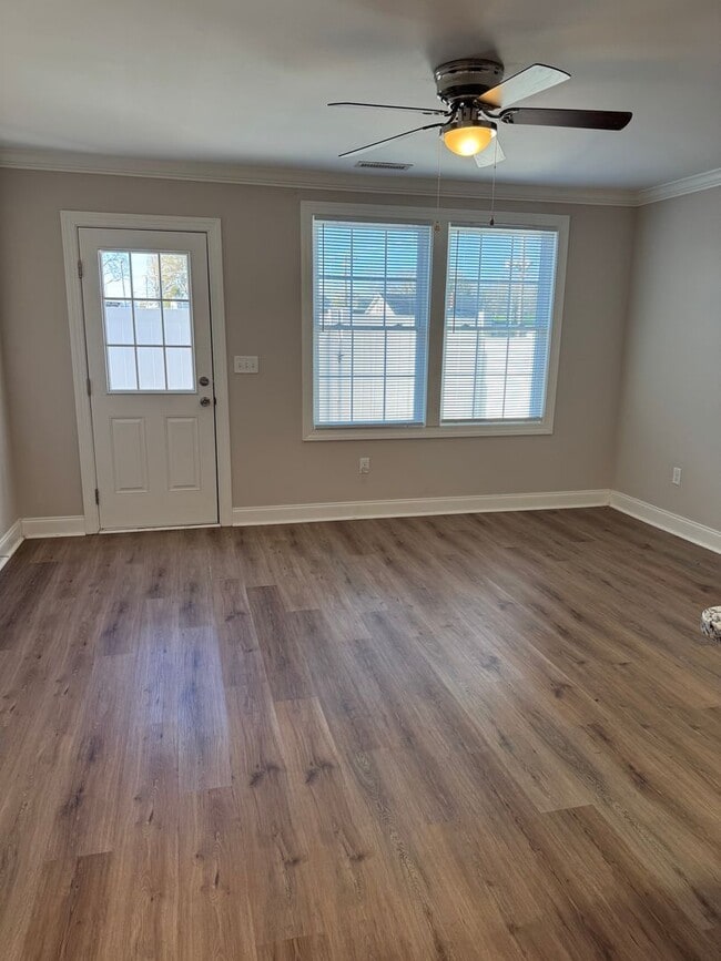 Photo - 1006 10th Ave NE