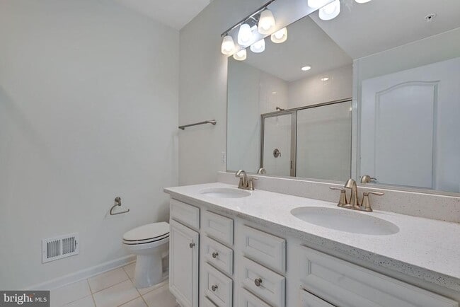 Photo - 2732 Wessex Cir