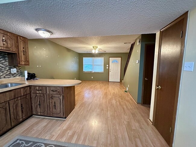 Photo - 3930 Country Club Dr