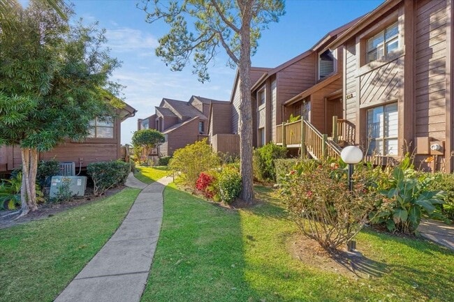 Photo - 727 Davis Rd