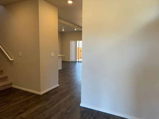 Photo - 4 bedroom 2.5 bathroom in Marcola Meadows!