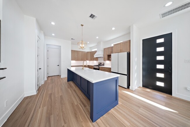 Photo - 1130 Miller Rd