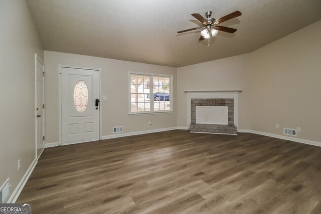 Photo - 6681 Cambridge Dr