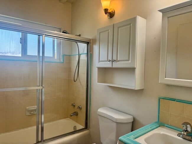 Photo - 4284 Third Ave