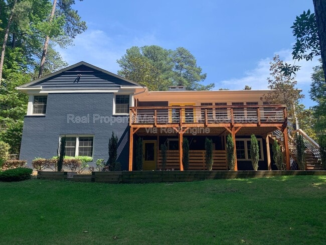 Photo - 620 Carr St