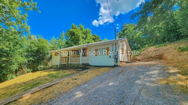 Recently renovated 3 BR/ 1 BA home.  Big front yard. Check this one out today! Scheduled your vie...