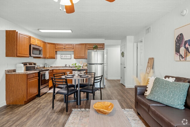 Building Photo - Tuscany Village Rental