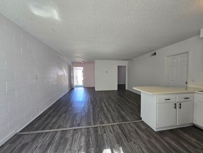 Photo - 2937 Stewart Ave Unit 2937 Stewart Ave #3