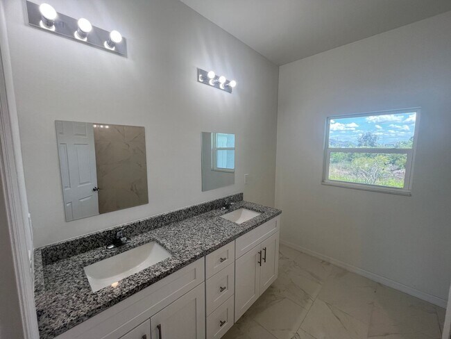 Photo - SPACIOUS 3Bd / 2 Ba SINGLE FAMILY HOUSE AVAILABLE