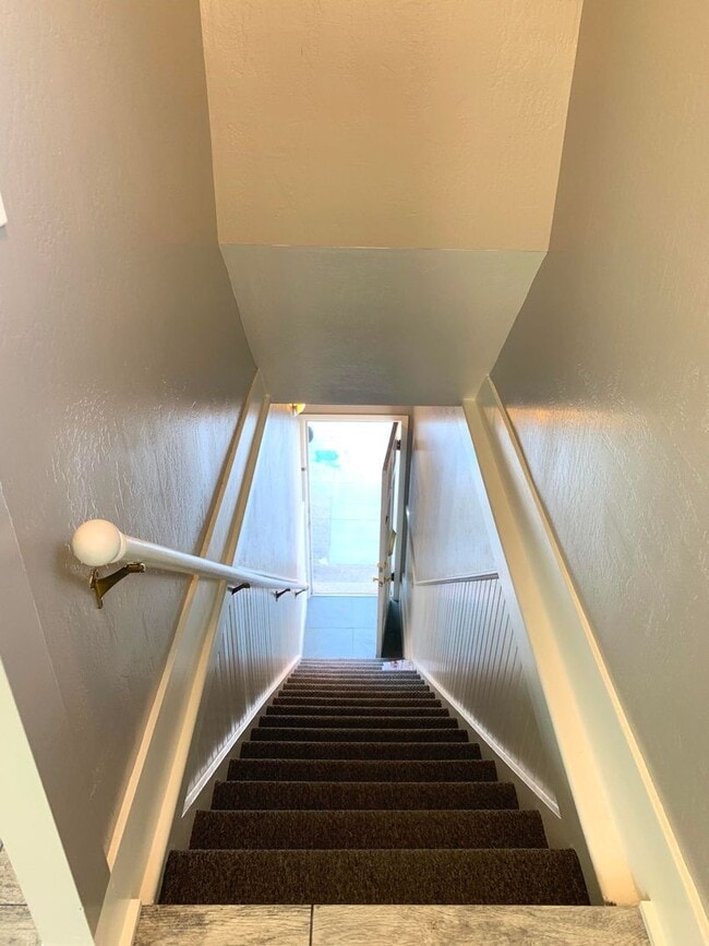 Photo - 613 York St Unit 613B