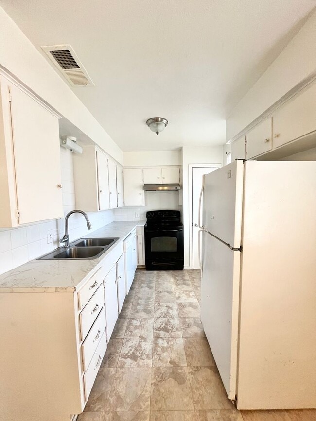 Photo - 2427 January Ln