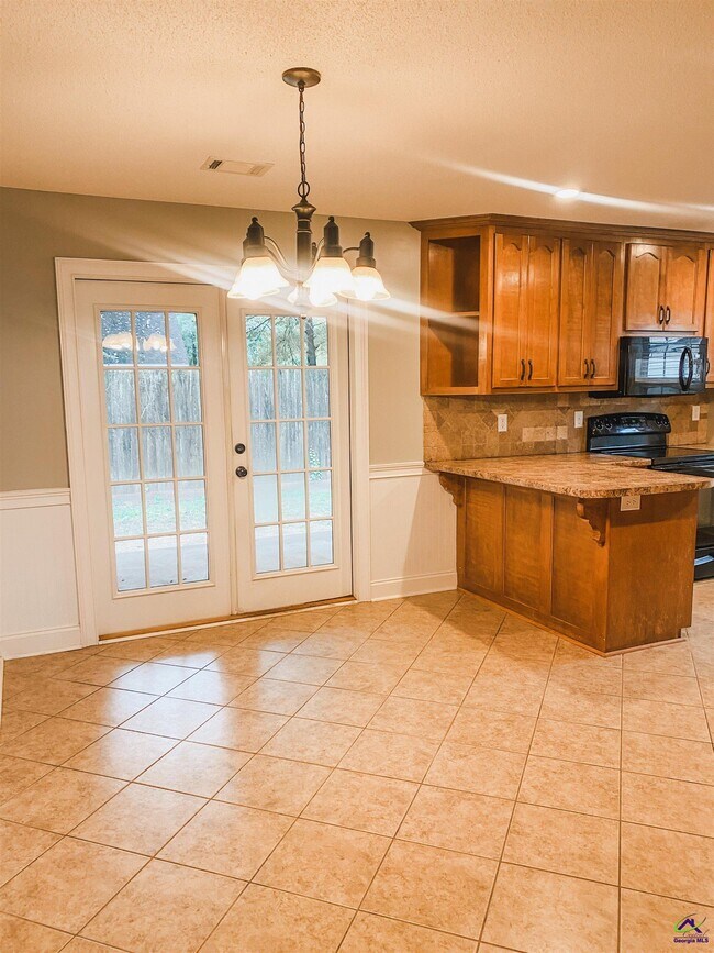 Photo - 609 Wooden Eagle Trail